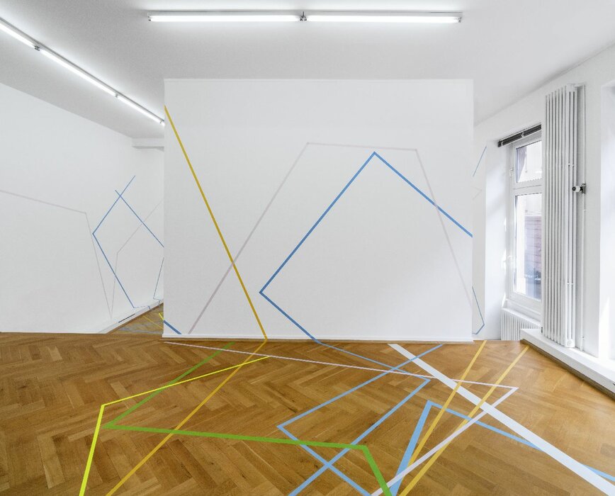 Untitled (gab nach, sodass sie zu fallen drohte)