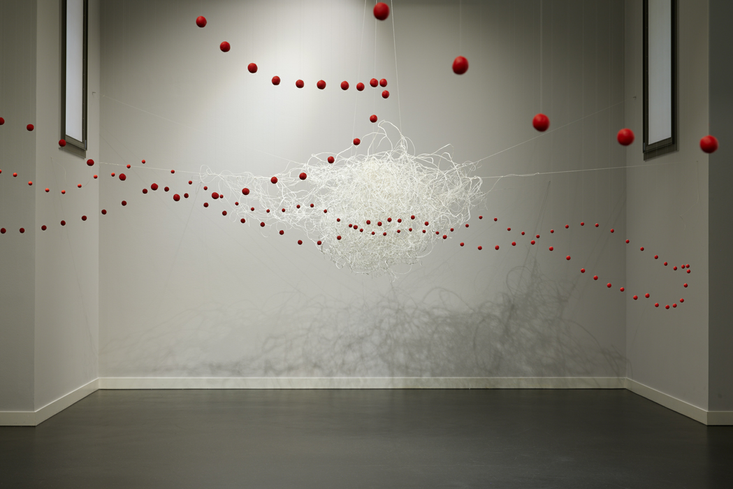 Zwischen einer Linie - Monika Grzymala & Katharina Hinsberg