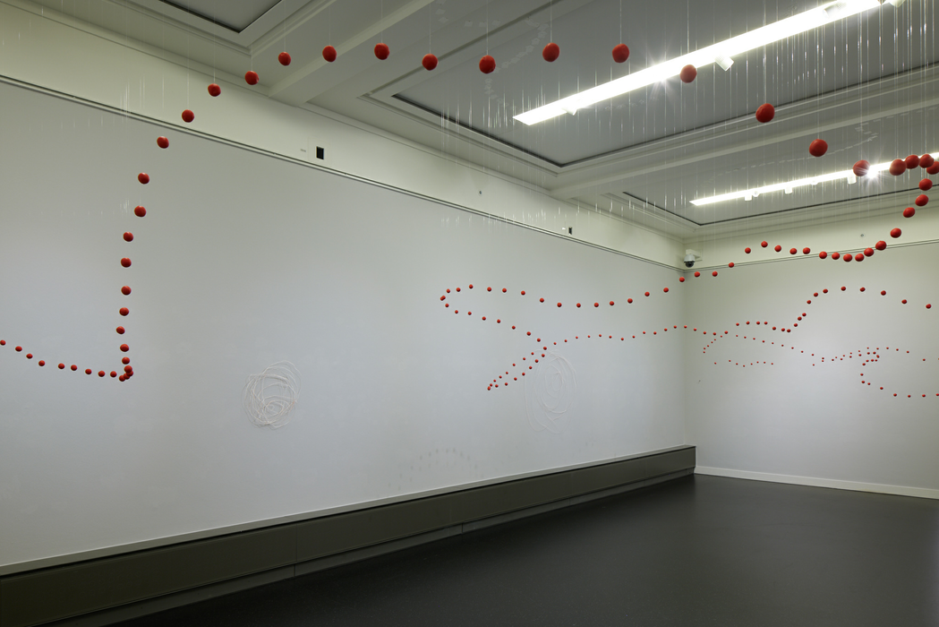 Zwischen einer Linie - Monika Grzymala & Katharina Hinsberg