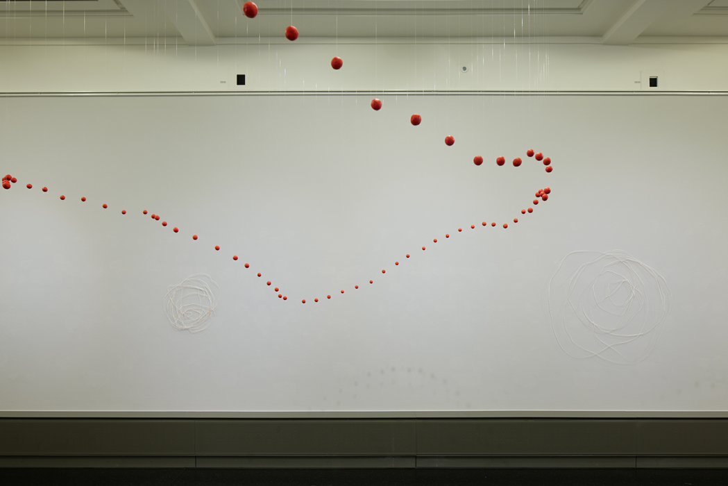 Zwischen einer Linie - Monika Grzymala & Katharina Hinsberg