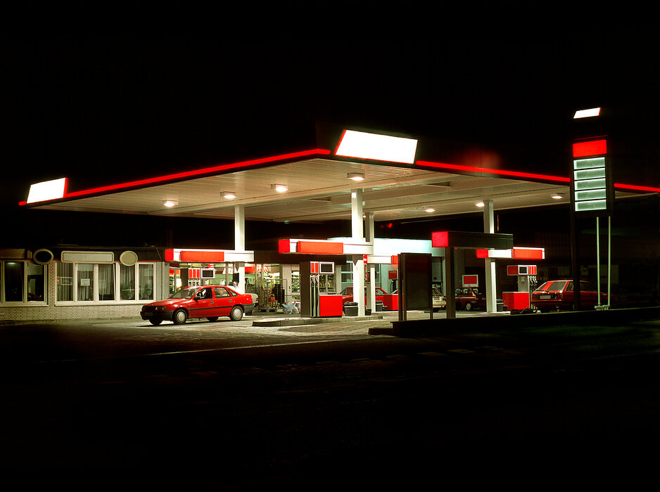 Petrol Stations - red / black