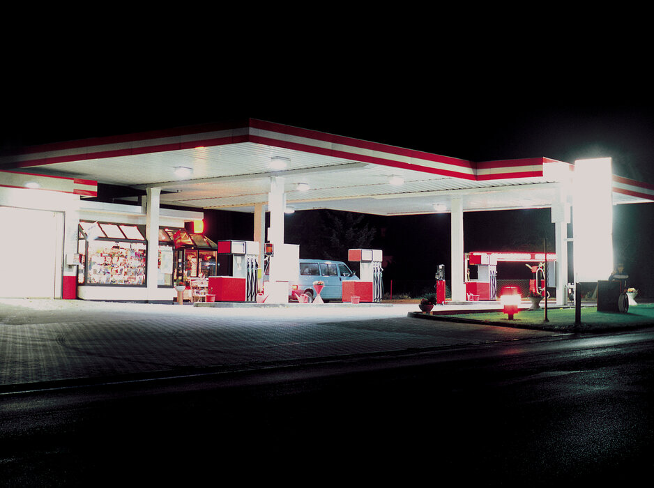 Tankstelle - rot / weiss
