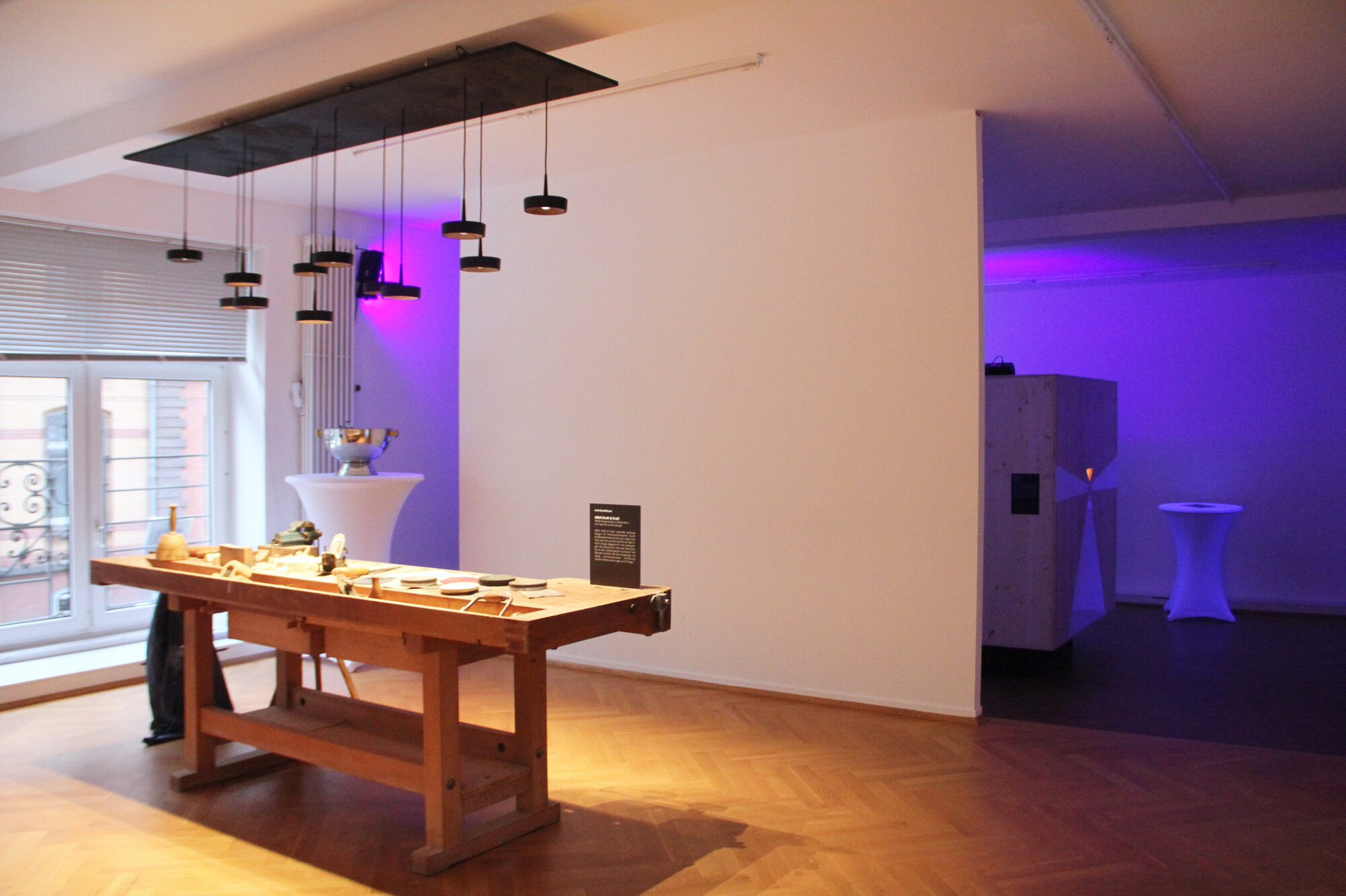 Firmenpräsentation während der Light and Building in der Galerie Bernhard Knaus Fine Art, Frankfurt