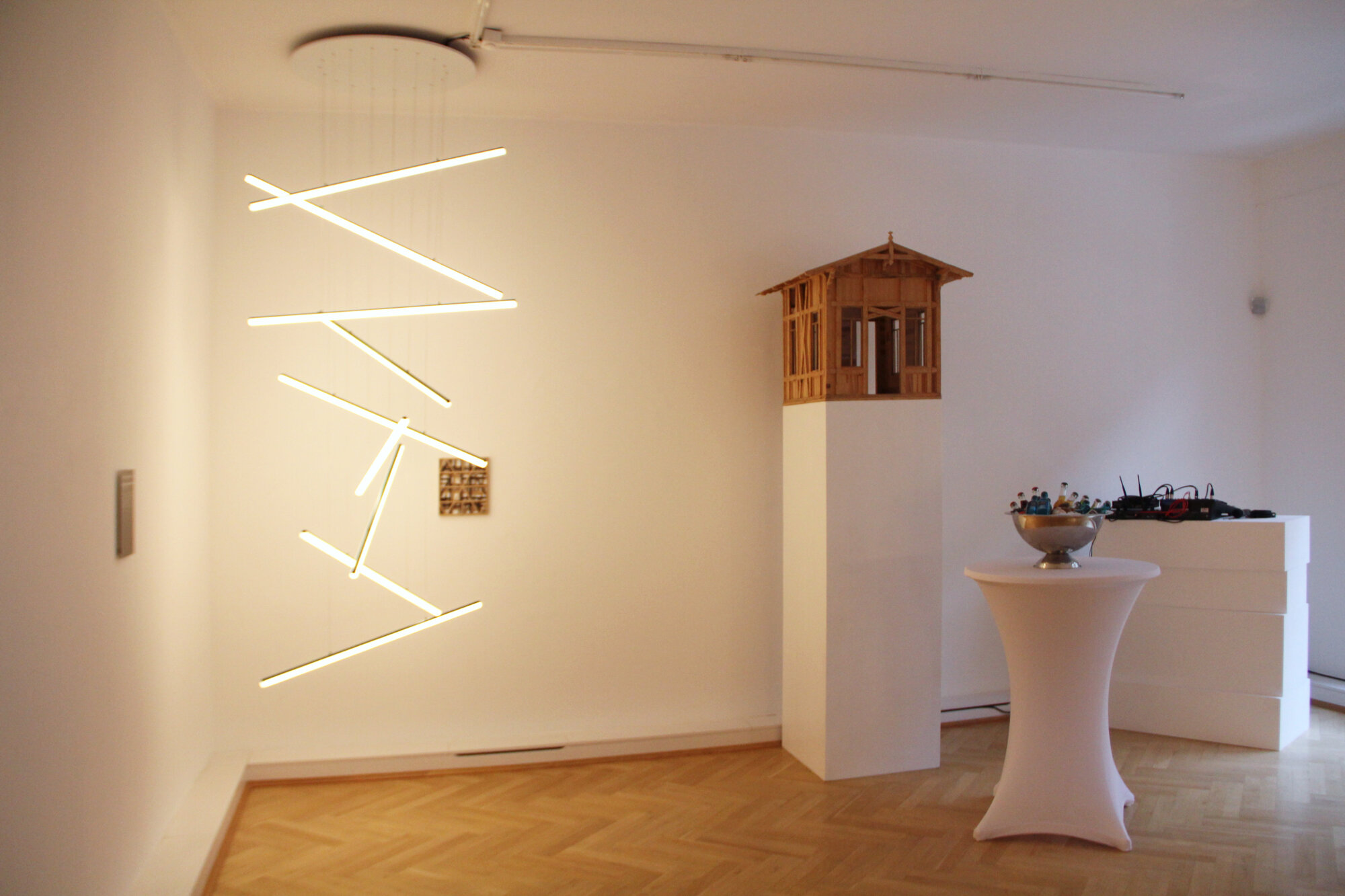 Produktpräsentation während der Light and Building in der Galerie Bernhard Knaus Fine Art, Frankfurt