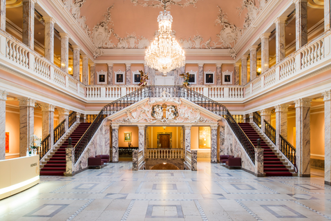 Solo exhibition at Schloss Henkell: "Von leisem Schimmer"