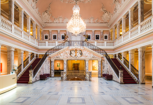 Solo exhibition at Schloss Henkell: "Von leisem Schimmer"